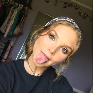 Meet your Posher, Annie